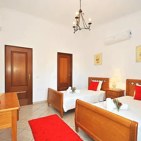 Martinica - Refugio Tranquilo Com Piscina E Bbq - Guia, Albufeira Villa *